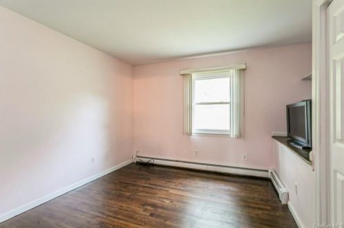 68 Wood St, Mahopac NY  10541-4904 exterior