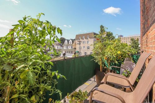 36 Echo Ave, New Rochelle NY  10801-5743 exterior