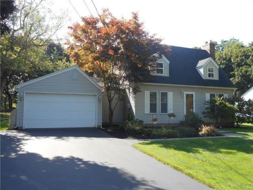 75 Daytona Ave, Webster, NY 14580-2201