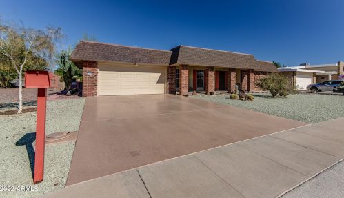 11010 Granada Dr, Sun City, AZ 85373-1812