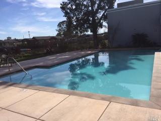 190 Larkspur Plaza Dr, Larkspur, CA 94939-1421