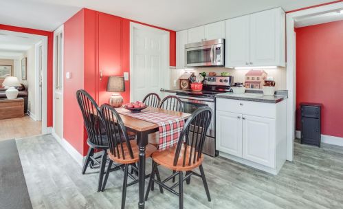 204 Dunstable Rd, Nashua NH  03062-2340 exterior