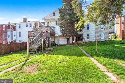 325 1st Ave, Red Lion PA  17356-1517 exterior