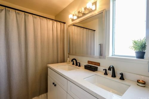 116 Orchard, Irvine CA  92618-4560 exterior