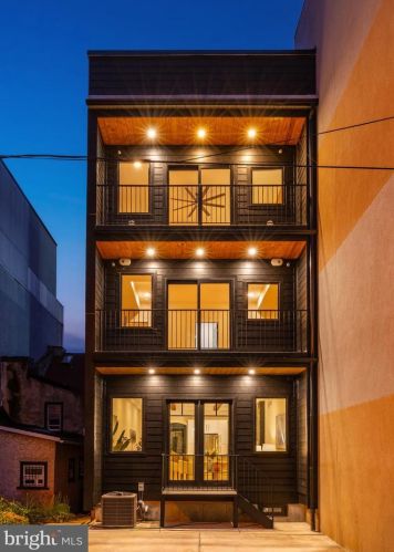 1108 3rd St, Philadelphia PA  19147-0053 exterior