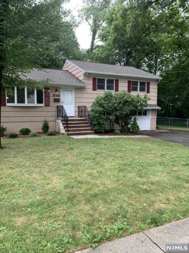 388 Cedar Ave, Ridgewood NJ  07450-5135 exterior