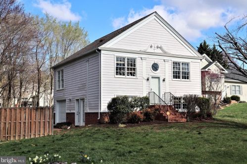 589 Thoroughbred Dr, Charles Town, WV 25414-3751