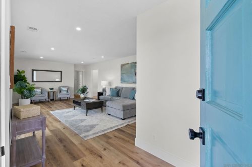 3059 Oriente Dr, Vista, CA 92084-1423