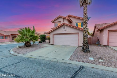 9937 Woodstone Trl, Tucson, AZ 85742-8913