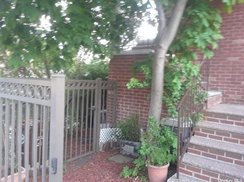 1551 Merry Ave, Bronx, NY 10461-5518