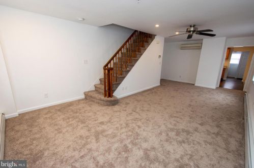 16 3rd St, Boothwyn, PA 19061-4803