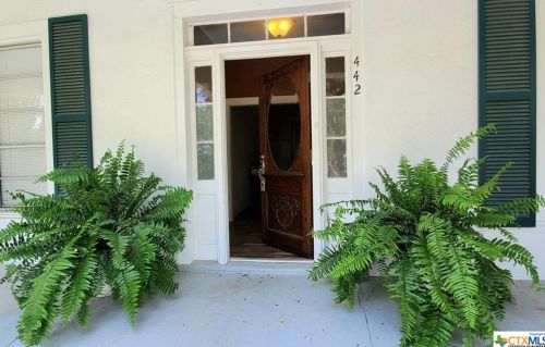 442 Oak St, Goliad, TX 77963-3930