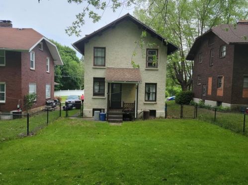 68 Shenango Blvd, Hermitage, PA 16121-1736
