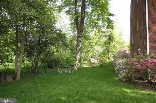 912 Hillwood Ave, Falls Church VA  22042-2421 exterior