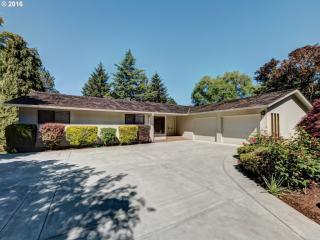 6175 Spruce Ave, Beaverton OR  97005-3550 exterior