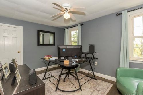 415 Ridge Rd, Middletown CT  06457-5230 exterior