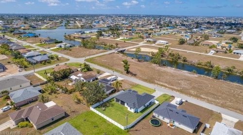 1013 6th Ave, Cape Coral FL  33909-1365 exterior