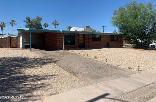 6658 Calle Dened, Tucson AZ  85710-5616 exterior