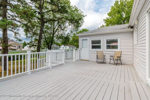 201 Midstreams Pl, Bricktown NJ 08724-3700 exterior