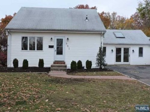 891 Maywood Ave, Maywood, NJ 07607-1636
