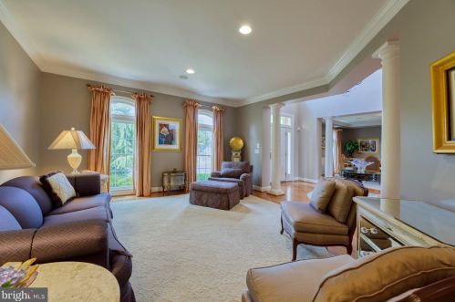 43527 Butler Pl, Leesburg VA 20176-7428 exterior