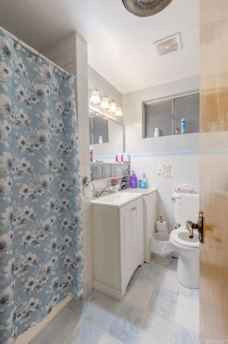 458 Lingard St, Lancaster CA 93535-3121 exterior