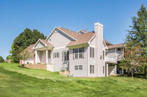 2104 Abbie Ct, Iowa City, IA 52241-9713