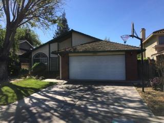 2220 London Cir, Modesto CA  95356-0731 exterior