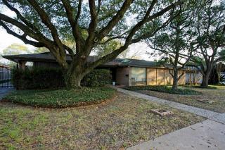 5238 Braesvalley Dr, Houston, TX 77096-2545