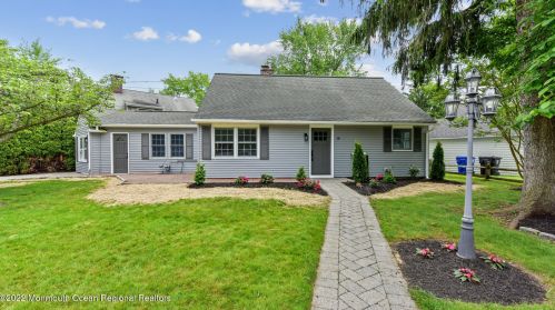 95 Roosevelt Cir, Tinton Falls NJ  07701-5824 exterior