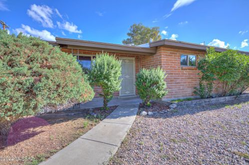 6866 Kenyon Dr, Tucson, AZ 85710-4710