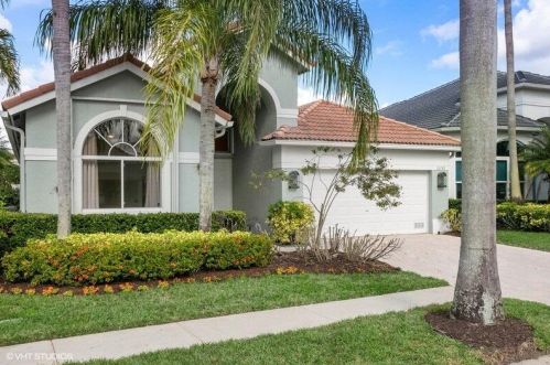 10739 Grande Blvd, West Palm Beach, FL 33412-1327