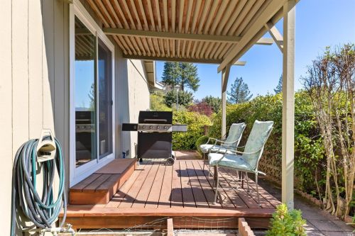 235 San Jacinta Dr, Ukiah CA  95482-5648 exterior