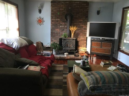 34 Upper Hillman Rd, Warwick NY  10990-2653 exterior