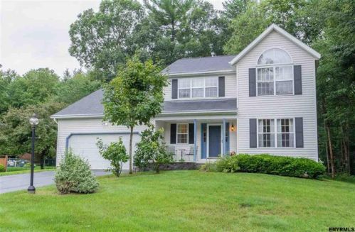42 Damascus Dr, Fortsville, NY 12831-1453