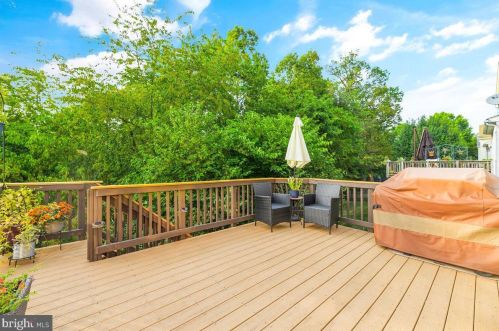 10056 Naughton Ct, Bristow VA  20136-3068 exterior