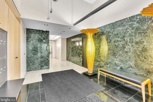 275 19th St, Philadelphia PA  19103-5769 exterior