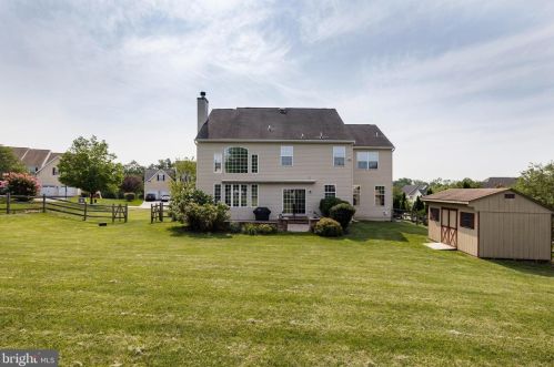5027 Woodgate Ln, Collegeville PA  19426-3365 exterior