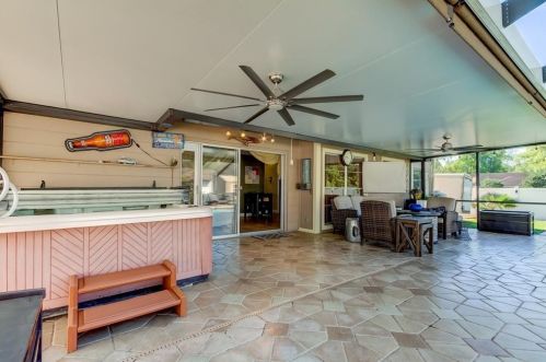 17606 Whistling Ln, Lutz FL  33549-5603 exterior