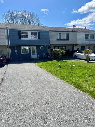 11 Silo Ln, Middletown NY  10940-2603 exterior