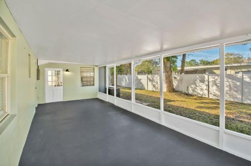 4480 16th St, Saint Petersburg FL  33703-4428 exterior