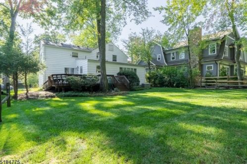 22 Rose Ter, Chatham Township NJ  07928-2070 exterior