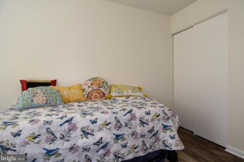 7604 Lakeside Village Dr, Falls Church VA  exterior