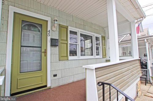 45 Willow Ave, Slatington, PA 18080-1426