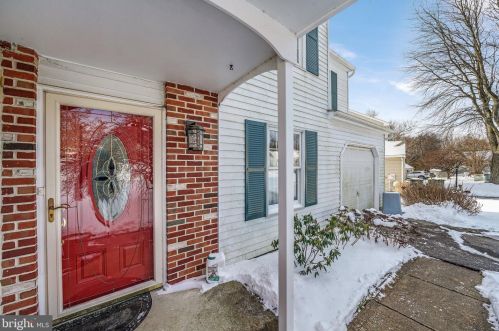 1311 Pine Cir, Downingtown, PA 19335-3501