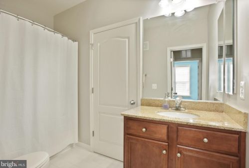 19179 Winmeade Dr, Leesburg VA  20176-6514 exterior