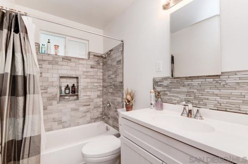 3661 Ashford St, San Diego CA 92111-3521 exterior