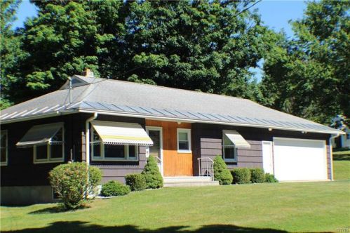 201 Diane Cir, Chittenango NY  13037-1212 exterior