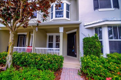 10769 West Park Ave, Fort Pierce, FL 34987-2164