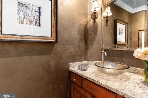 11406 Wild Bramble Way, Herndon VA  20194-1001 exterior